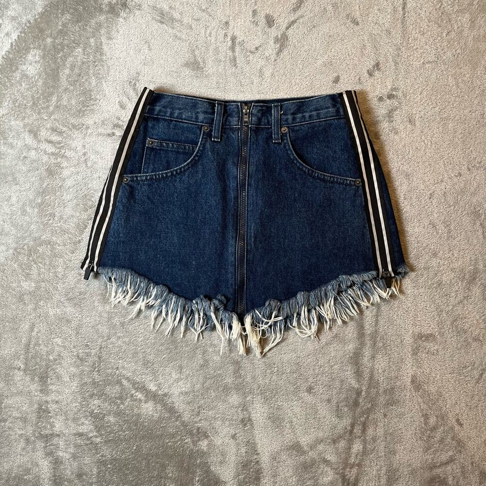 Carmar Denim Fringed Mini Skirt Side Zipper Accents Front‎ Zip Closure Size 26